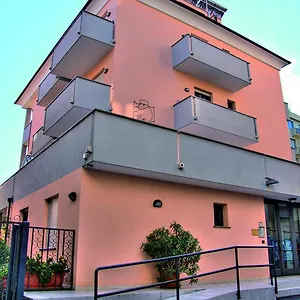 https://residence-la-casetta-loano.hotelitalianriviera.com